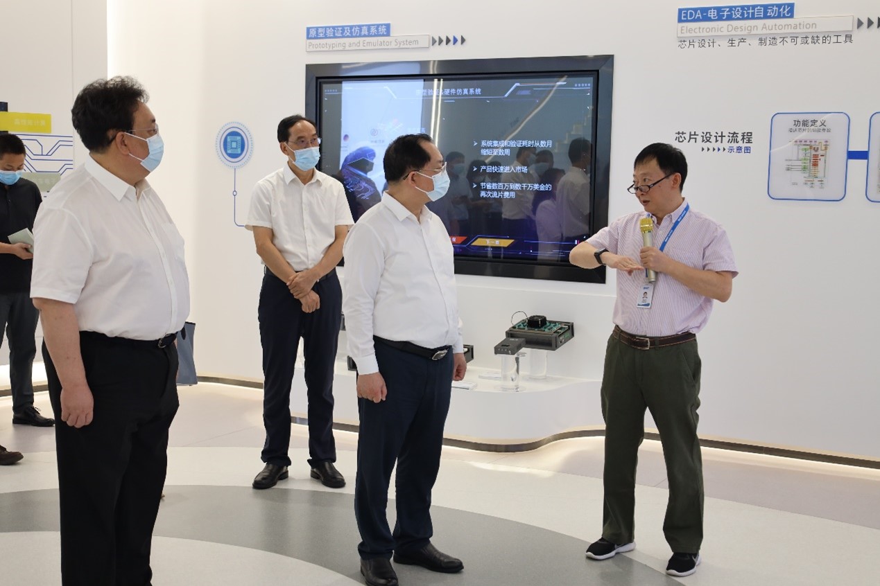 深圳市人大常委會駱文智主任一行赴國微集團調研